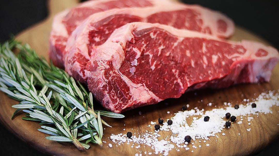 25% Off Natural Beef Ribeyes & Striploins